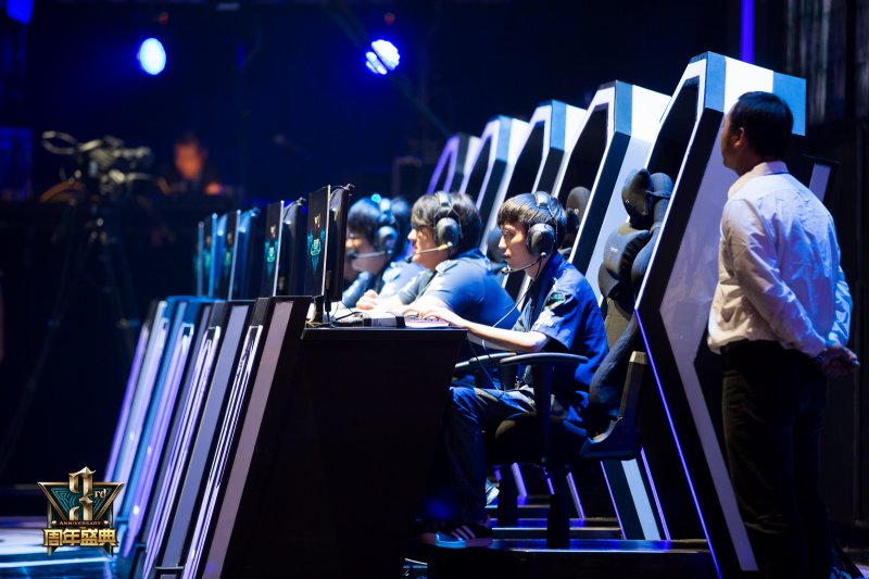 LPL夏季赛，时隔三年，WE终于战胜RNG