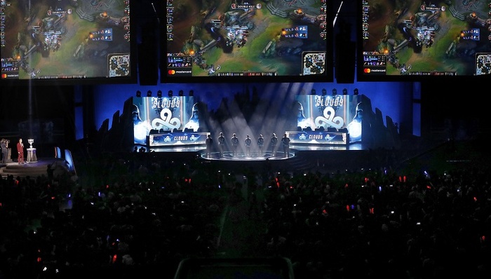 GEN 3-2 T1：四连LCK震古烁今！GEN力克T1再拿LCK冠军！